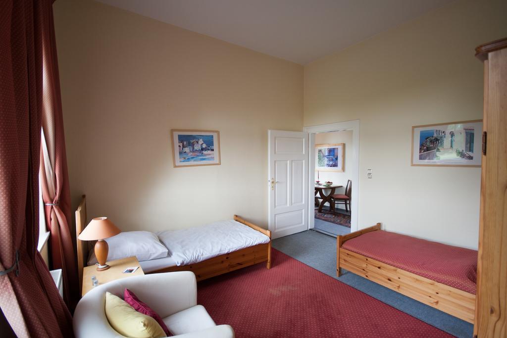 Hotel Gutshof Busch Sarstedt Habitación foto