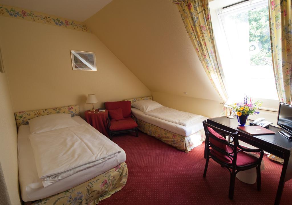 Hotel Gutshof Busch Sarstedt Habitación foto