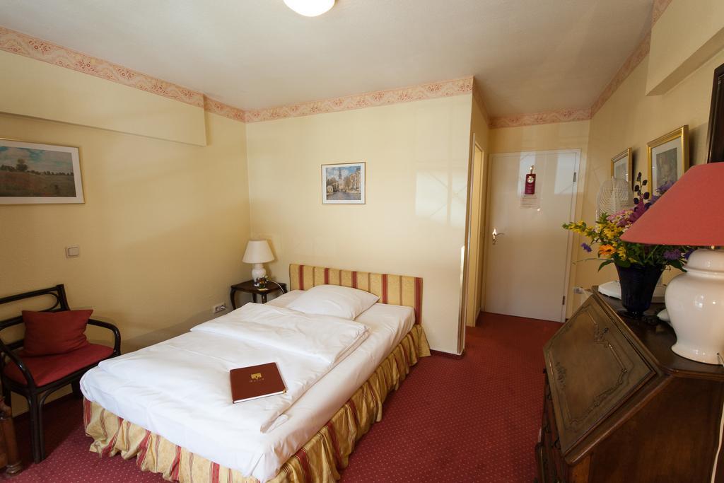 Hotel Gutshof Busch Sarstedt Habitación foto